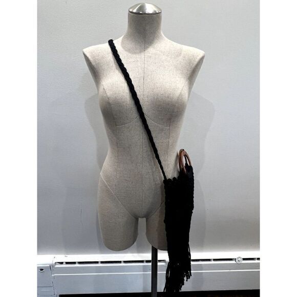 Danielle Nicole NWT Macrame Crossbody Bag in Black - Picture 3 of 4
